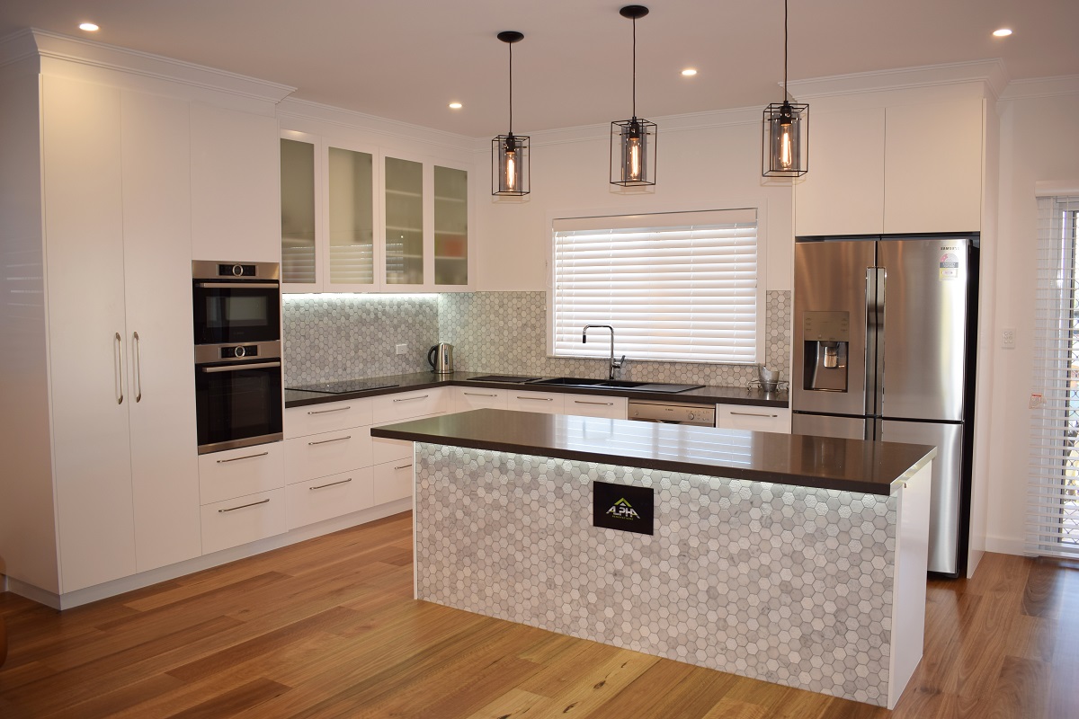 Modern white kitchen mosaic splashback